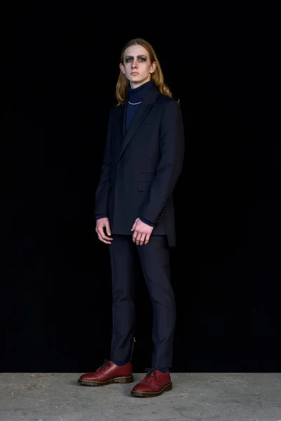 Look 32